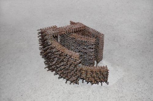 OPEN CLOSED FIGURE, 2014, bronze