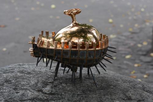 INNER AND OUTER FORM III, 2014, bronze.